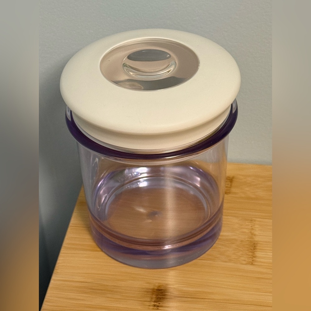 Qualy Design .5 L White Plastic Kitchen Pantry Storage Jar NEW